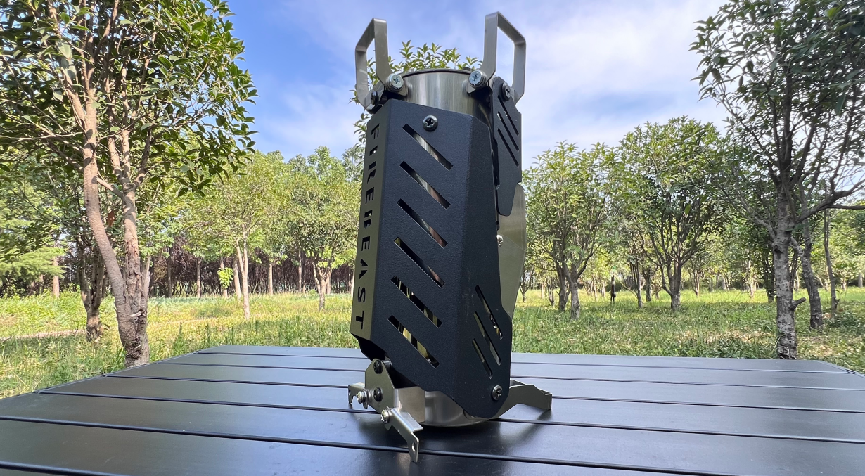 10秒設置で持ち運びも便利。高火力＆連続燃焼をキープできる小型ロケットストーブ